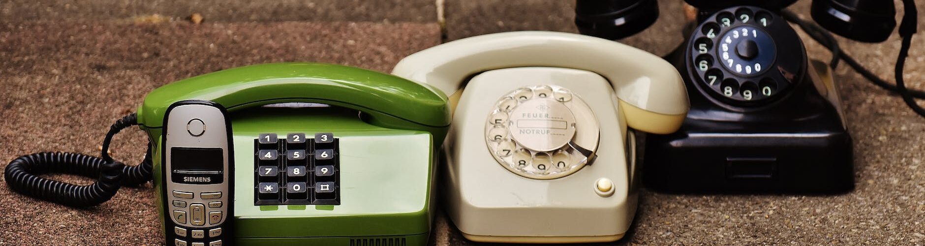 black rotary phone